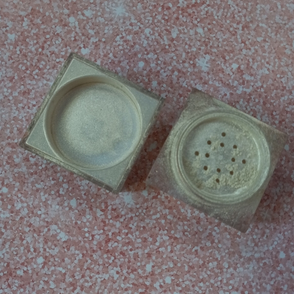 Wow! Too Faced rare ICE CUBE shimmer highlight set! Discontinued hard to find! - Picture 8 of 13